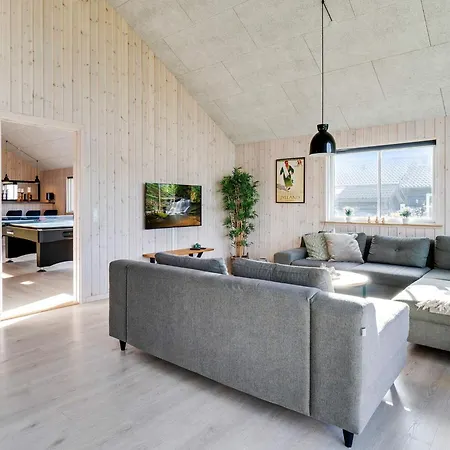 Vakantiehuis 18 Person In *