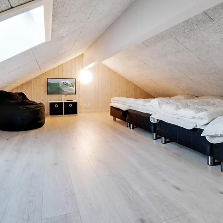 18 Person In Vakantiehuis Ringkøbing